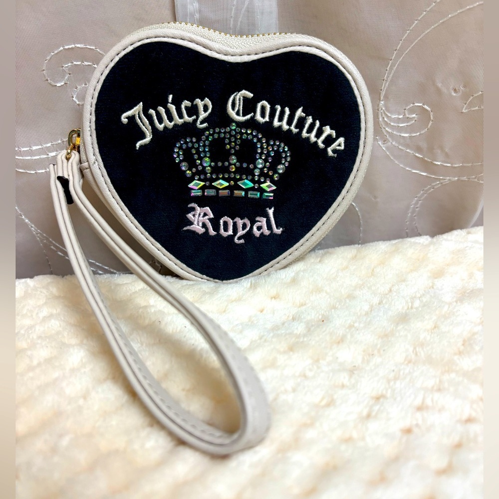 Juicy Couture Kingdom Heart Zip Wristlet